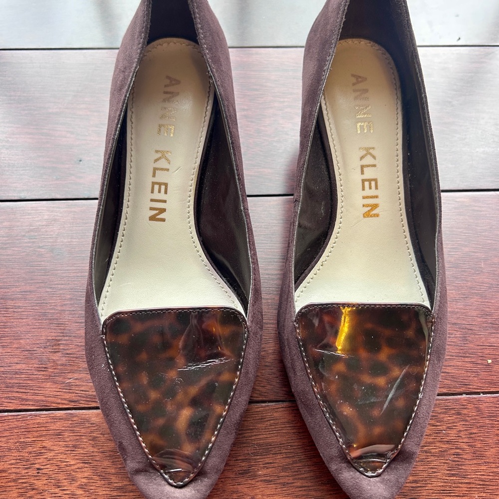 Anne Klein Tortoiseshell Accent Brown heels